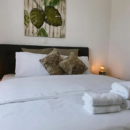 Elysia Park Ameliya 202 דירה פאפוס