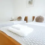 Elysia Park Ameliya 202 Apartament